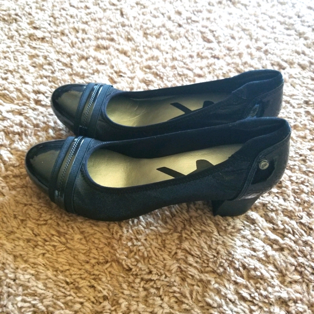 Anne Klein sport black low heels